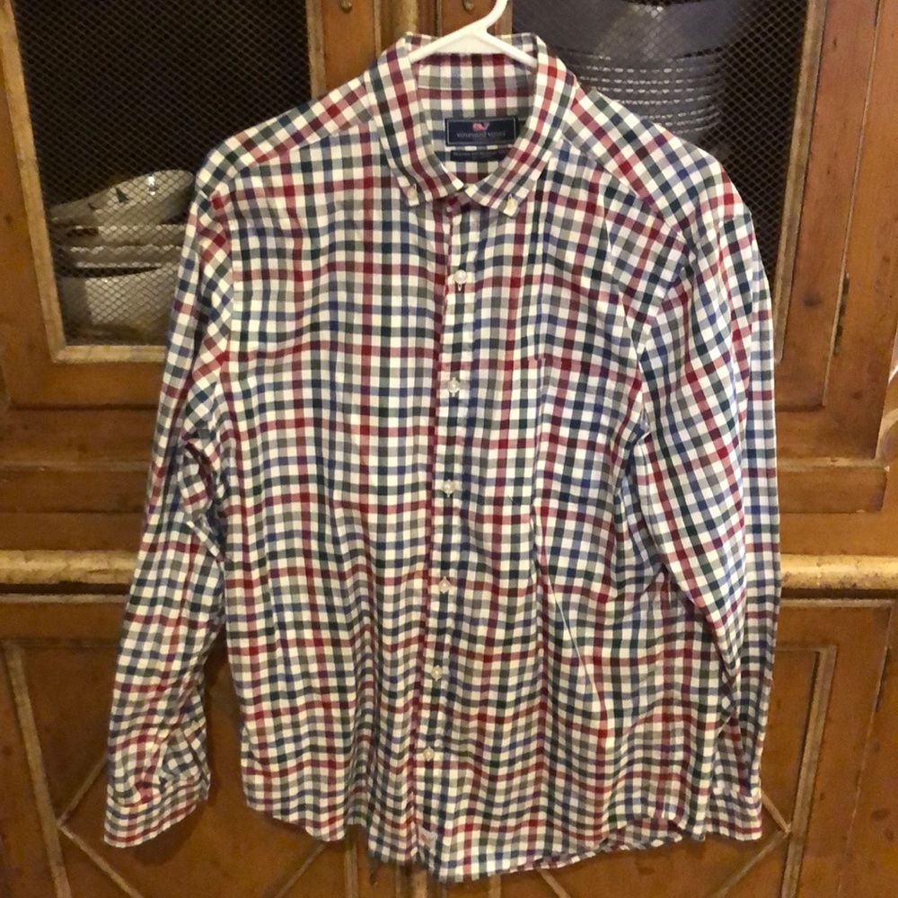 Vineyard Vines button down shirt